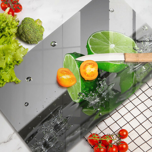 Szklana deska do krojenia Soczyste limonki i woda