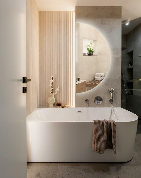 Lustro półokrągłe led 40x80 cm