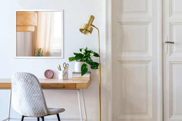 Lustro do salonu prostokątne w białej ramie 50x50 cm