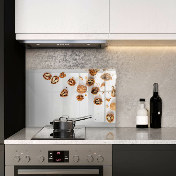 Osłona płyty indukcyjnej Orzechy na białym tle