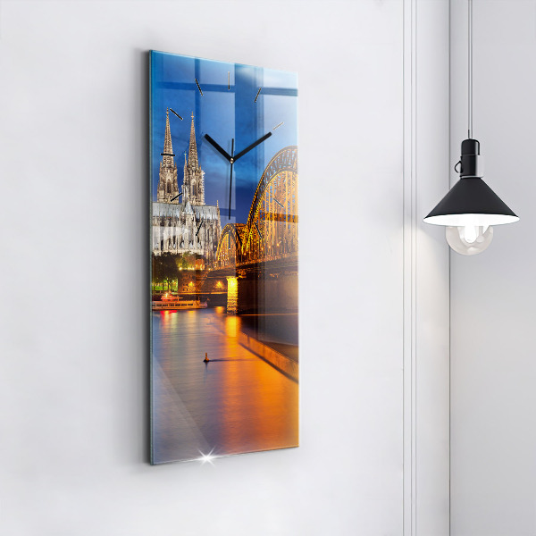 Zegar szklany pionowy Most w Niemczech