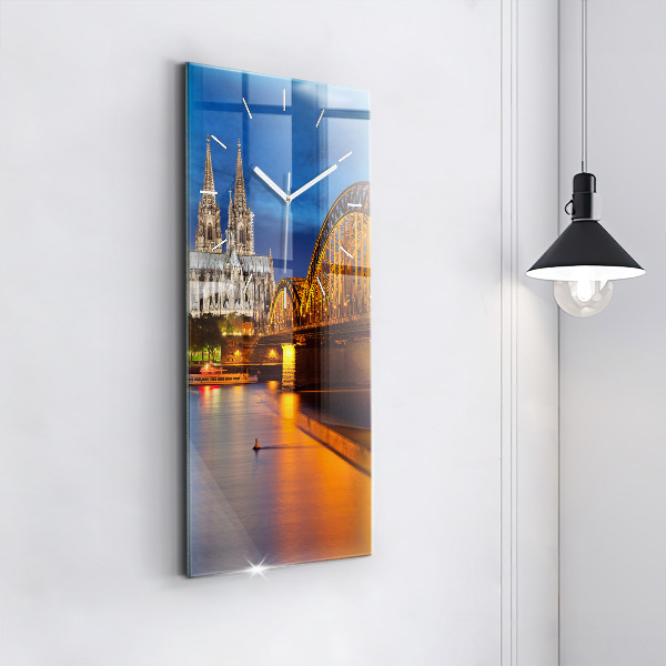 Zegar szklany pionowy Most w Niemczech