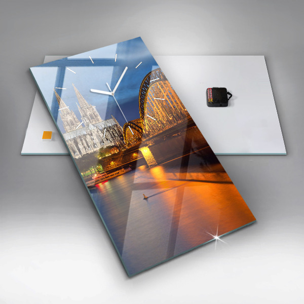 Zegar szklany pionowy Most w Niemczech