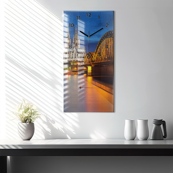 Zegar szklany pionowy Most w Niemczech