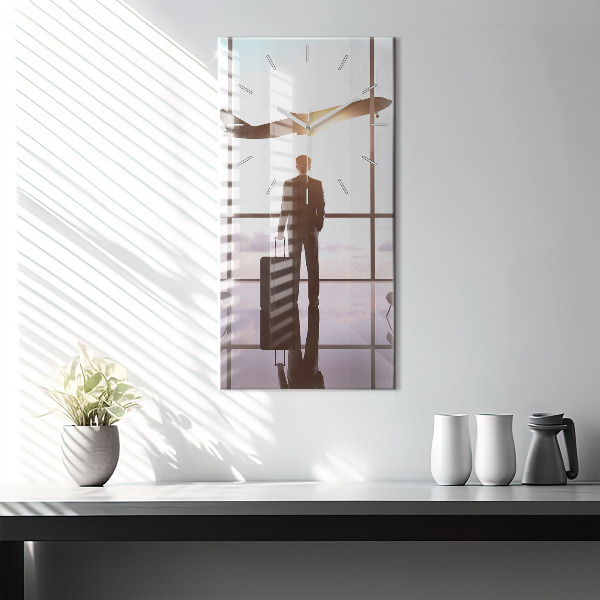 Zegar szklany pionowy Człowiek na lotnisku
