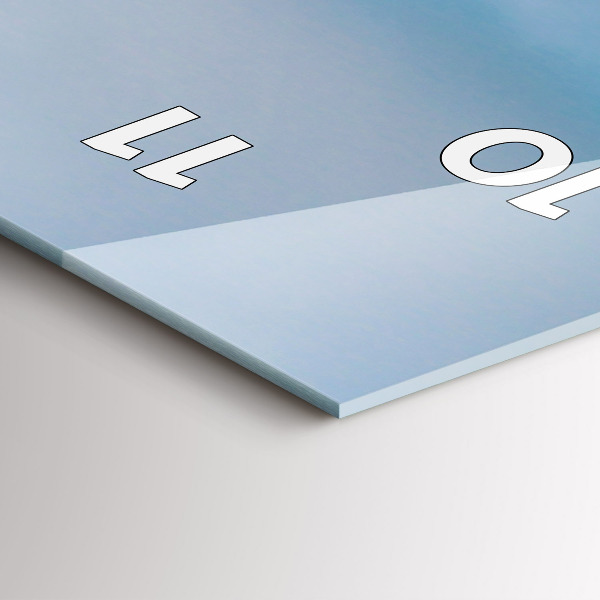 Zegar ścienny pionowy Głowa żyrafy na tle nieba