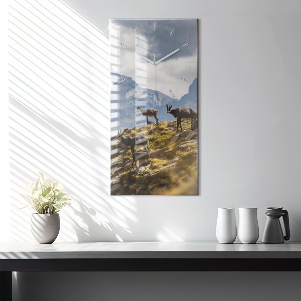 Zegar ścienny pionowy Koza w Dolinie Aosta