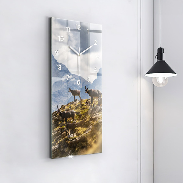 Zegar ścienny pionowy Koza w Dolinie Aosta