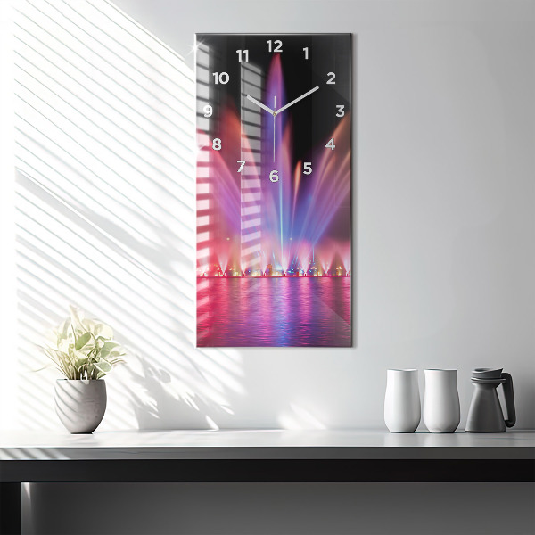 Zegar szklany pionowy Wrocławska fontanna nocą