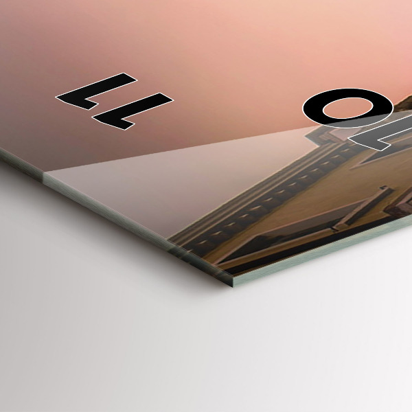 Zegar ścienny pionowy Widok na kanał w mieście