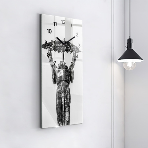 Zegar ścienny pionowy Statua Wolności w Budapeszcie