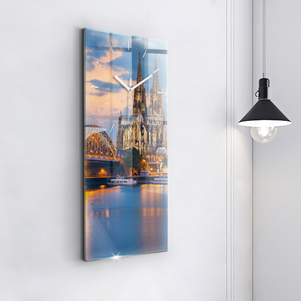 Zegar szklany pionowy Widok na ratusz