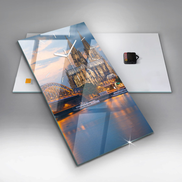 Zegar szklany pionowy Widok na ratusz