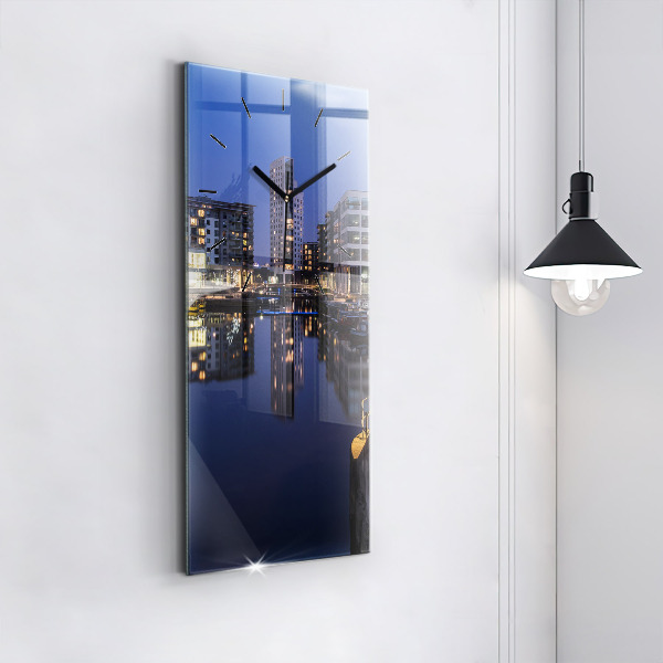 Zegar szklany pionowy Miasto oświetlone nocą