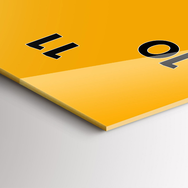 Zegar ścienny pionowy Kolor złoto-żółty