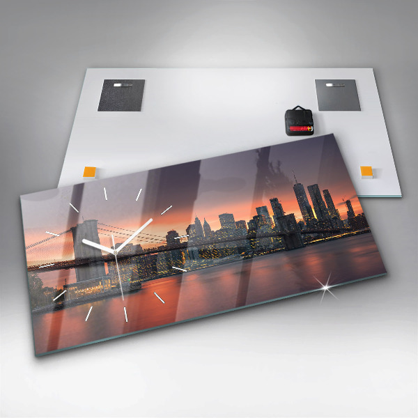 Zegar szklany poziomy Nowym Jorku East River