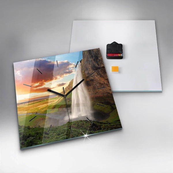 Kwadratowy zegar Wodospad na Islandii