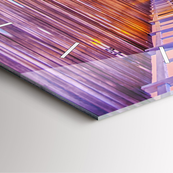 Kwadratowy zegar Most w porcie wieczorem