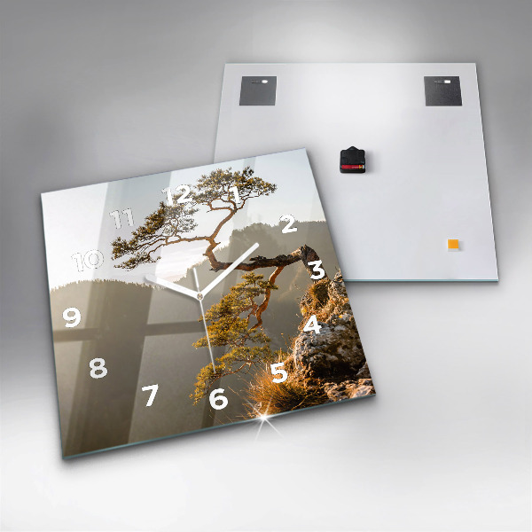 Kwadratowy zegar Drzewo w górach