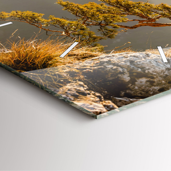 Kwadratowy zegar Drzewo w górach