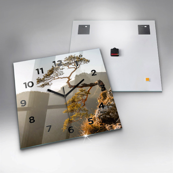 Kwadratowy zegar Drzewo w górach