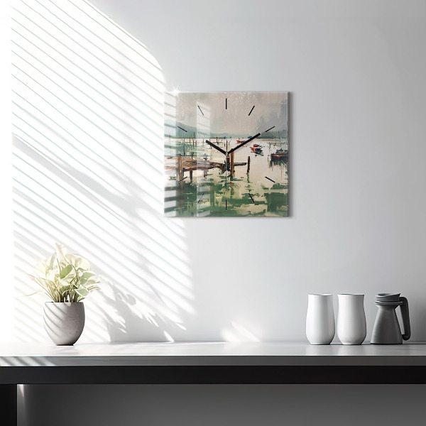 Kwadratowy zegar Łodzie rybackie w porcie