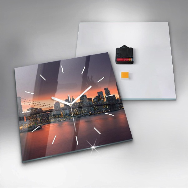 Kwadratowy zegar Nowym Jorku East River