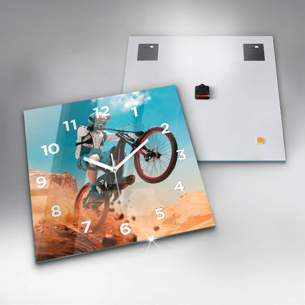 Kwadratowy zegar Kaskader i adrenalina