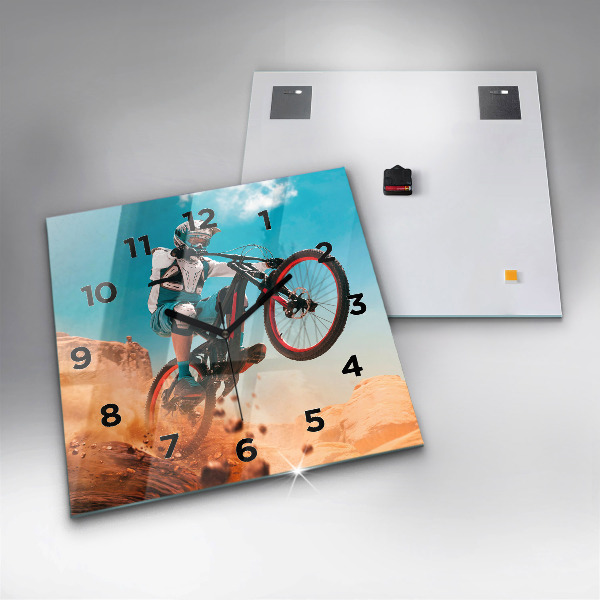 Kwadratowy zegar Kaskader i adrenalina