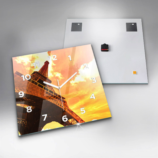 Kwadratowy zegar Wieża Eiffla w Paryżu