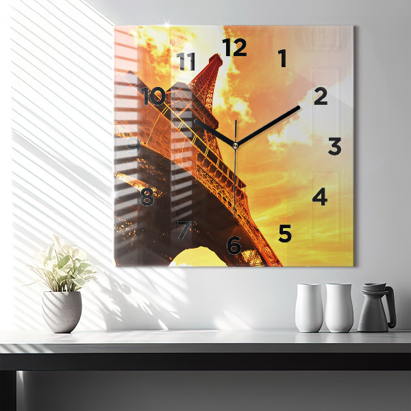 Kwadratowy zegar Wieża Eiffla w Paryżu