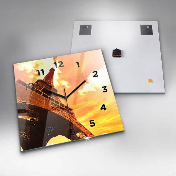 Kwadratowy zegar Wieża Eiffla w Paryżu