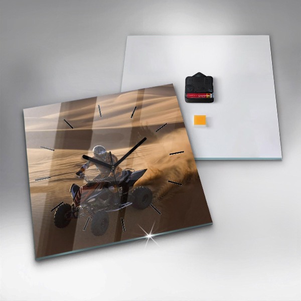 Kwadratowy zegar Quad na pustyni