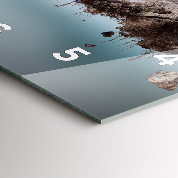 Kwadratowy zegar Latająca wyspa i wodospad