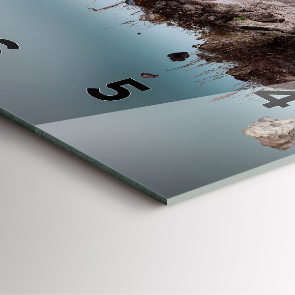 Kwadratowy zegar Latająca wyspa i wodospad