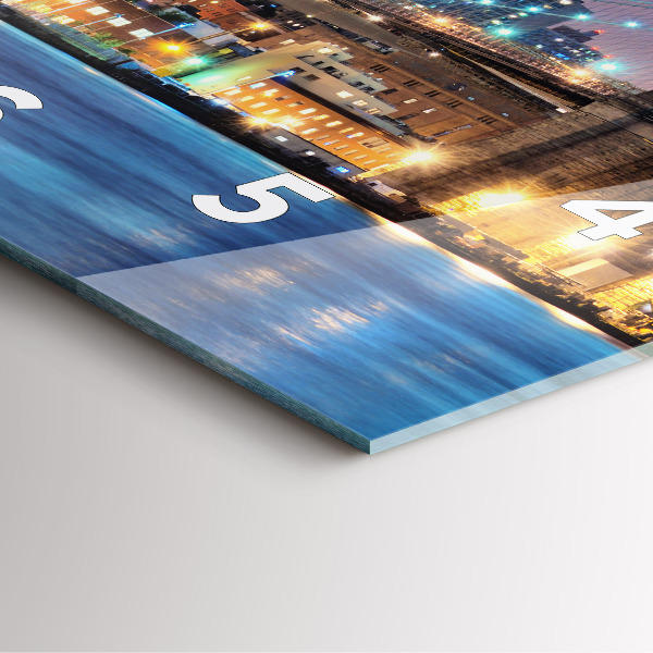 Kwadratowy zegar Brooklyn Most i East River