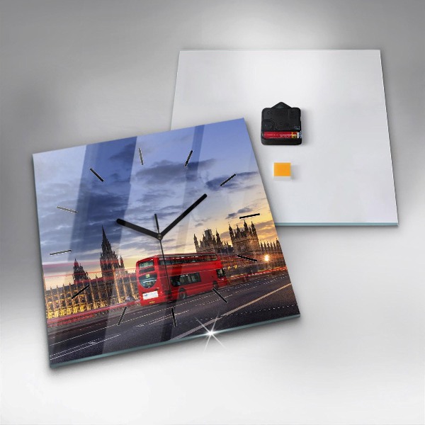 Kwadratowy zegar Czerwony londyński autobus