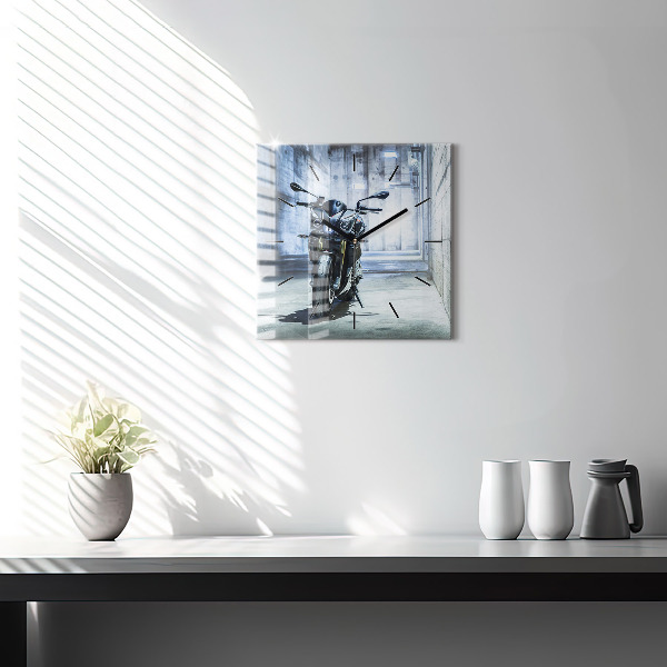 Kwadratowy zegar Motocykl w alejce