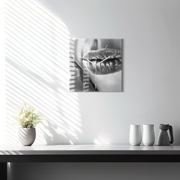 Kwadratowy zegar Usta kobiety