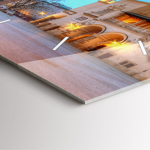 Kwadratowy zegar Rynek Główny w Krakowie