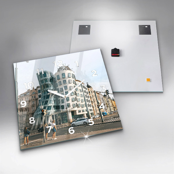 Zegar ścienny kwadratowy Tańczący dom Praga