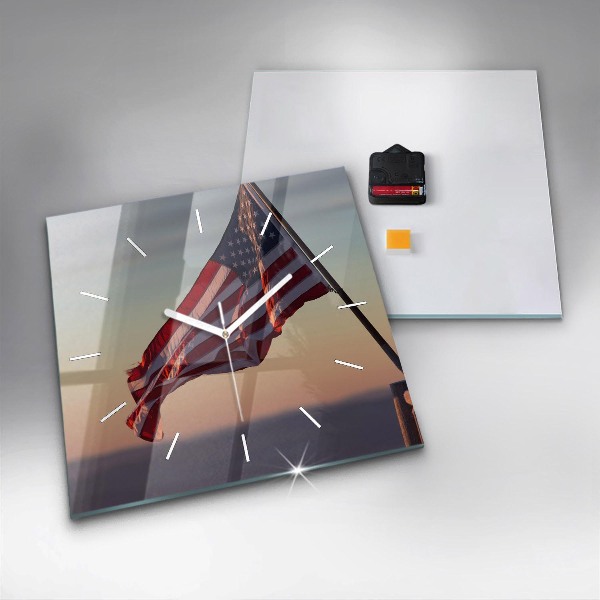 Zegar ścienny kwadratowy Wiejąca flaga USA