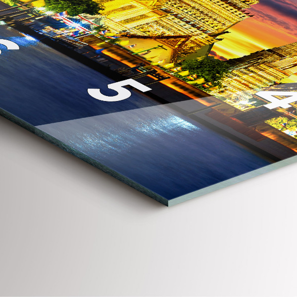 Kwadratowy zegar Świątynia w Bangkoku