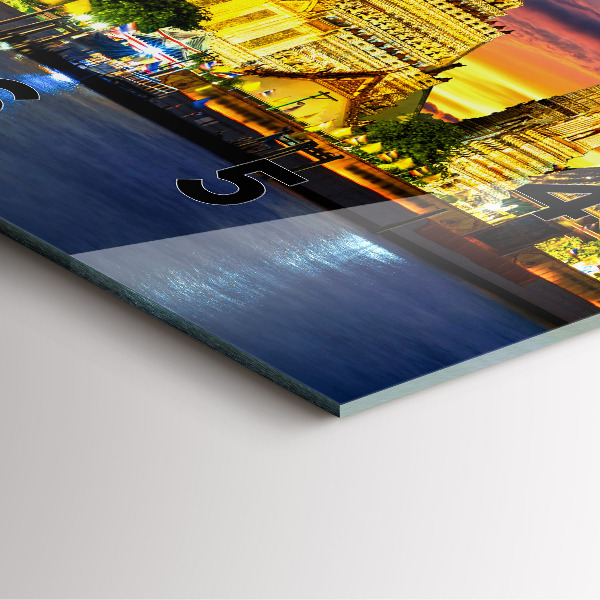 Kwadratowy zegar Świątynia w Bangkoku