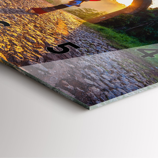 Kwadratowy zegar Park Surat Thani Tajlandia