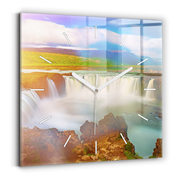 Kwadratowy zegar Godafoss na Islandii