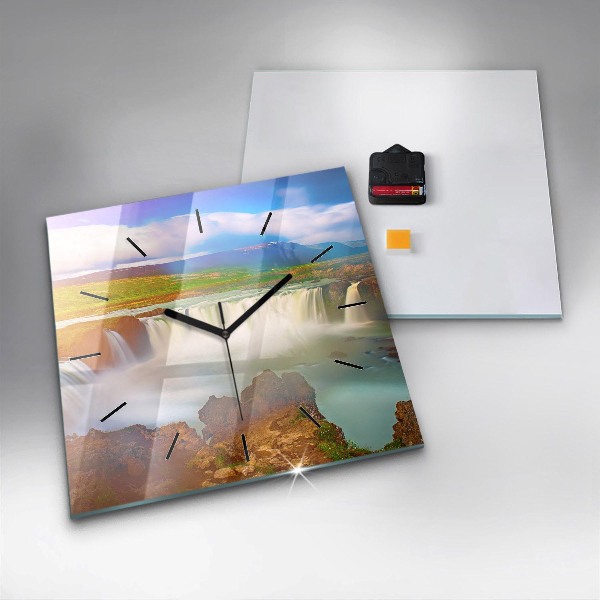 Kwadratowy zegar Godafoss na Islandii