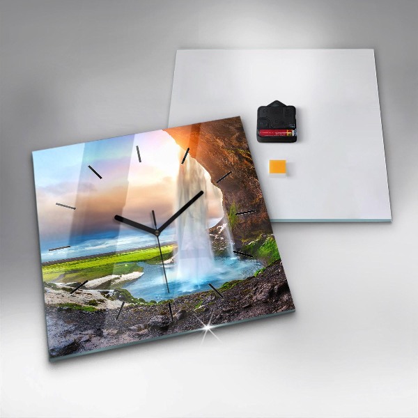 Kwadratowy zegar Wodospad w Islandii