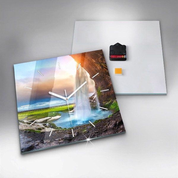 Kwadratowy zegar Wodospad w Islandii