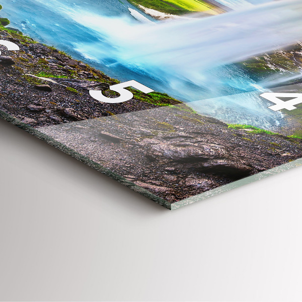 Kwadratowy zegar Wodospad w Islandii